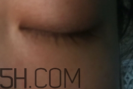 瑜尊睫毛增長液好用嗎？瑜尊睫毛增長液和水草花木哪個好