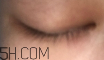 瑜尊睫毛增長液好用嗎？瑜尊睫毛增長液和水草花木哪個好