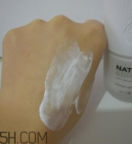 春紀素顏乳怎么用？春紀素顏乳使用方法