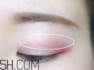 草莓紅口紅適合黃皮嗎？草莓紅口紅顯白嗎？