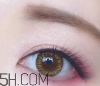 草莓紅口紅適合黃皮嗎？草莓紅口紅顯白嗎？