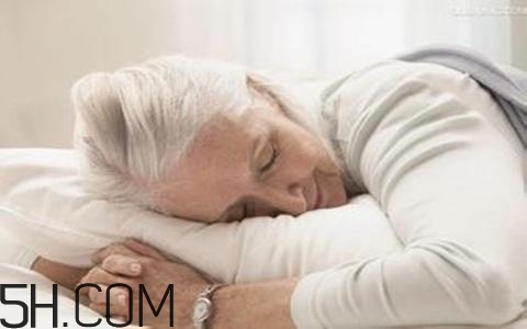 冬季老年人如何養(yǎng)生？老年人養(yǎng)生的注意事項(xiàng)是什么？