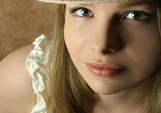 女生說(shuō)我的胸好小什么意思？女生說(shuō)我的胸好小怎么回復(fù)