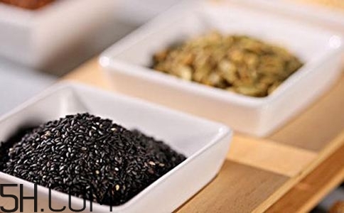 人為什么會(huì)掉發(fā)？怎么防止掉發(fā)？