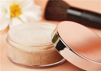 干性皮膚定妝用什么好？散粉排行榜前十名