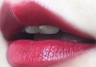草莓紅口紅適合黃皮嗎？草莓紅口紅顯白嗎？