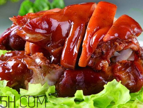 一個(gè)豬蹄多少克 一個(gè)豬蹄多少斤 一個(gè)豬蹄多少克 一個(gè)豬蹄多少斤