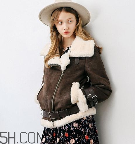 羊羔絨是什么面料？羊羔絨和海貍絨哪個(gè)好？