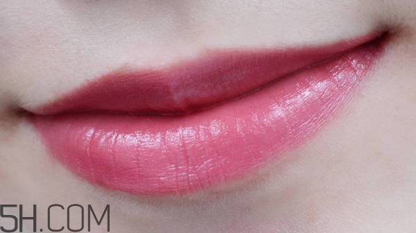 紀梵希禁忌之吻哪個顏色好看？紀梵希熱門口紅色號試色推薦