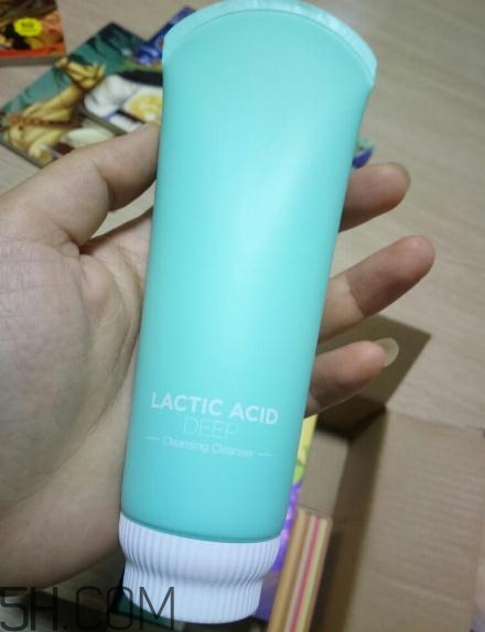 春紀洗面奶好用嗎？春紀潔面乳評測