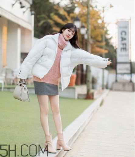 棉服配裙子好看嗎？棉衣配什么裙子好？