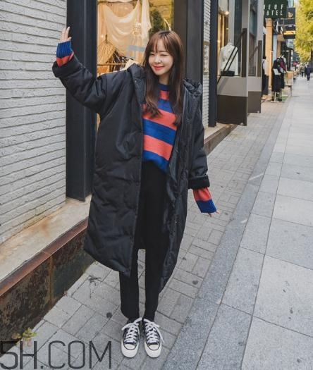 黑色面包服怎么搭配？黑色面包服搭配圖片