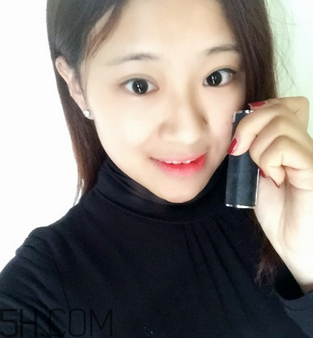 紀(jì)梵希小羊皮304是什么顏色？紀(jì)梵希小羊皮滋潤(rùn)嗎？