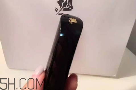 香奈兒絲絨口紅43適合黃皮嗎？香奈兒口紅哪個色最火？