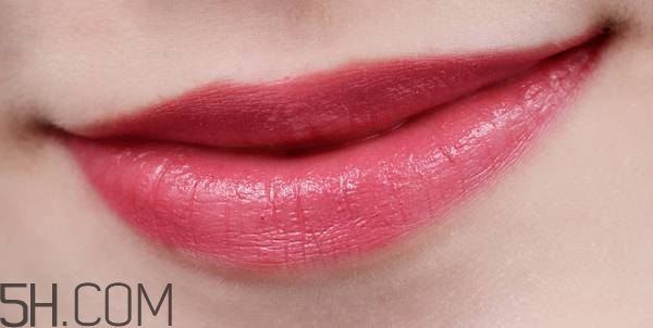紀梵希禁忌之吻哪個顏色好看？紀梵希熱門口紅色號試色推薦