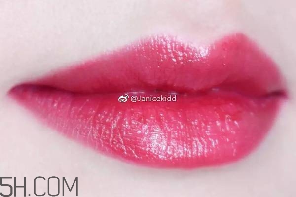 紀梵希新版禁忌之吻有哪些色號？紀梵希禁忌之吻霓虹唇膏試色