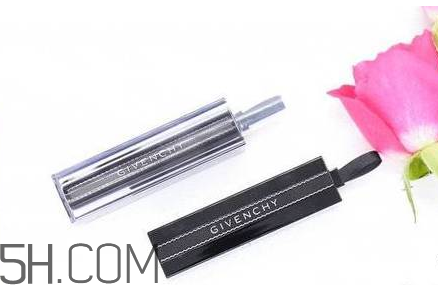 紀梵希新版禁忌之吻有哪些色號？紀梵希禁忌之吻霓虹唇膏試色