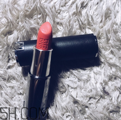 紀(jì)梵希小羊皮304是什么顏色？紀(jì)梵希小羊皮滋潤(rùn)嗎？