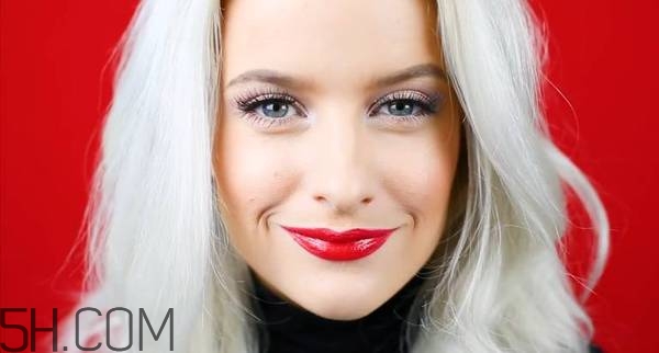 紀梵希新版禁忌之吻有哪些色號？紀梵希禁忌之吻霓虹唇膏試色