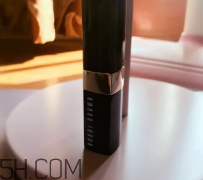 bobbi brown精油唇膏14號claret適合黃皮嗎？