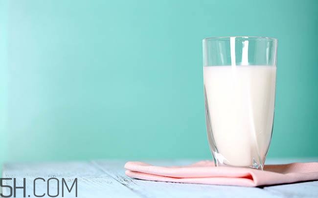 牛奶可以加蜂蜜嗎？蜂蜜加牛奶怎么樣？