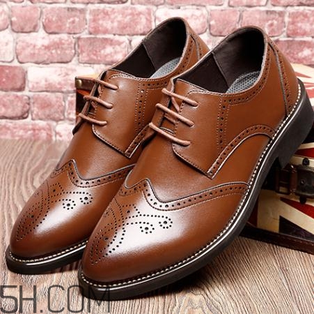 皮鞋掉皮了如何補(bǔ)救？皮鞋掉漆怎么修補(bǔ)？