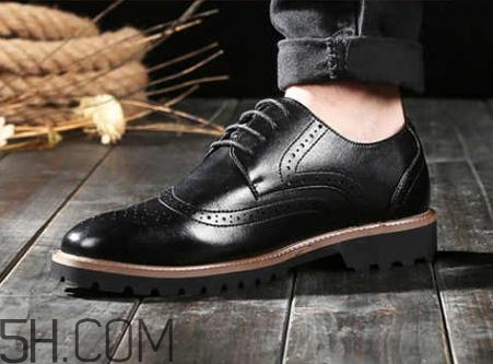 皮鞋掉皮了如何補(bǔ)救？皮鞋掉漆怎么修補(bǔ)？