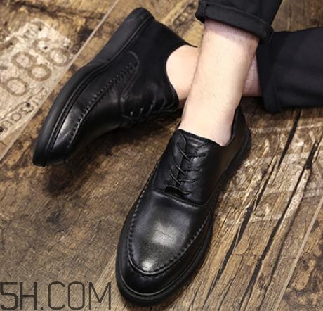 皮鞋被刮壞了怎么修復(fù)？皮鞋刮破皮了怎么辦？