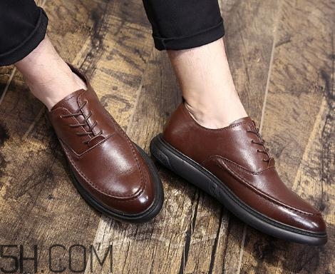 皮鞋能用牙膏擦嗎？皮鞋可以用酒精擦嗎？