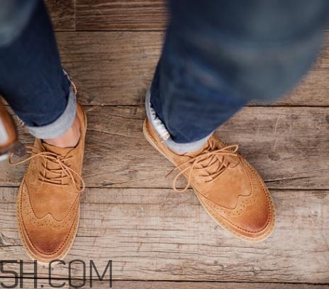 皮鞋可以用水洗嗎？皮鞋水洗了怎么補(bǔ)救？