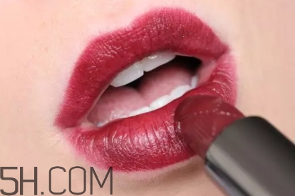 牛血色口紅哪個牌子好？牛血紅口紅推薦
