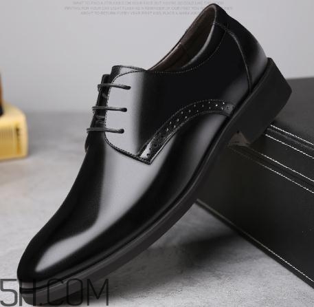 皮鞋被雨水泡了怎么辦？皮鞋被水泡后怎么處理？