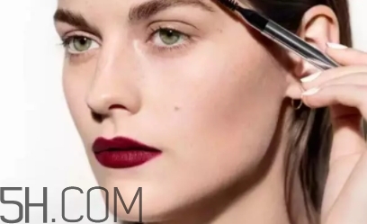 mac牛血紅適合黃皮嗎？mac牛血紅多少錢？