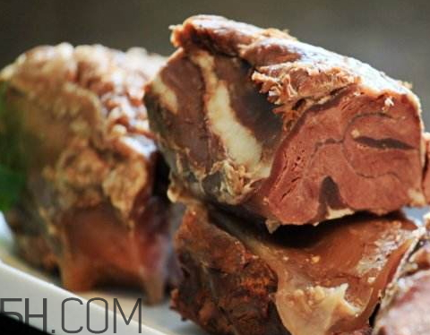 鹵牛肉長毛了還能吃嗎 鹵牛肉發(fā)霉了可以吃嗎 鹵牛肉長毛了還能吃嗎 鹵牛肉發(fā)霉了可以吃嗎