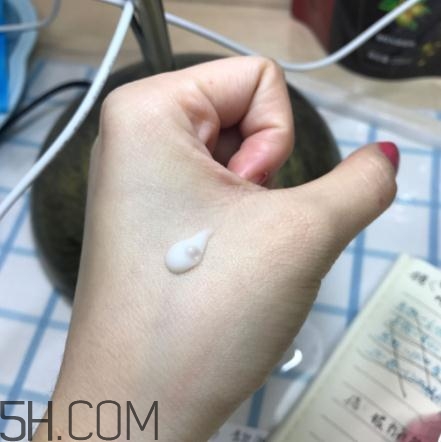 春紀(jì)新彈力嬌嫩菁華乳好用嗎？春紀(jì)新彈力嬌嫩菁華乳評(píng)測(cè)