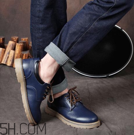 皮鞋可以在太陽下曬嗎？皮鞋曬黃了怎么辦？