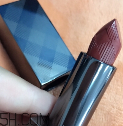 burberry口紅97和93哪個好看？burberry巴寶莉97和93對比