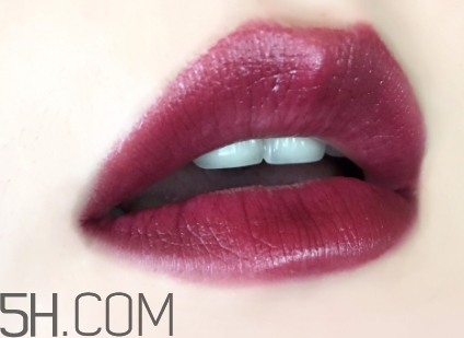 burberry口紅97和93哪個好看？burberry巴寶莉97和93對比