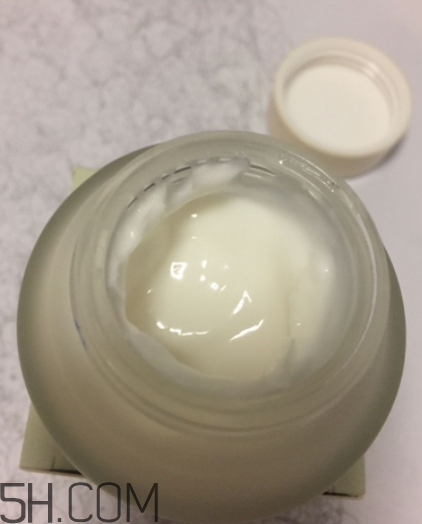 法蘭琳卡清透補(bǔ)水霜好用嗎_法蘭琳卡清透補(bǔ)水霜評測 法蘭琳卡清透補(bǔ)水霜好用嗎_法蘭琳卡清透補(bǔ)水霜評測