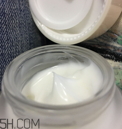 法蘭琳卡清透補(bǔ)水霜好用嗎_法蘭琳卡清透補(bǔ)水霜評測 法蘭琳卡清透補(bǔ)水霜好用嗎_法蘭琳卡清透補(bǔ)水霜評測