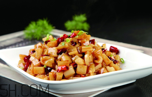 鐵鍋炒藕發(fā)黑了能吃嗎？為什么不能用鐵鍋炒藕？