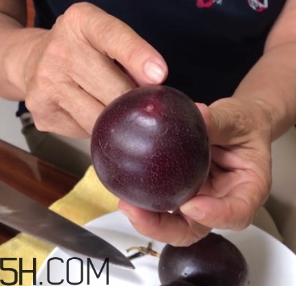 百香果切開(kāi)后怎么保存？百香果切開(kāi)后能放多長(zhǎng)時(shí)間呢？