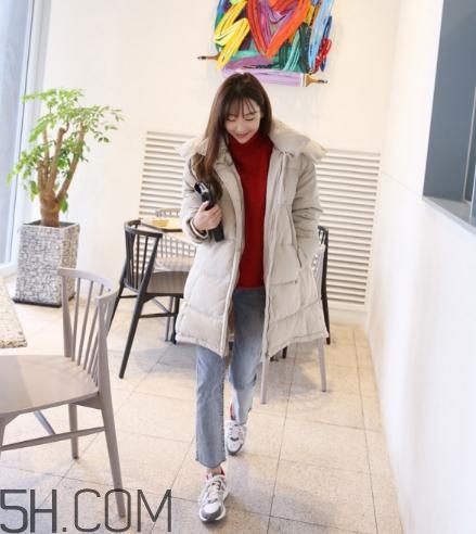 米色羽絨服怎么搭配？米色羽絨服搭配圖片