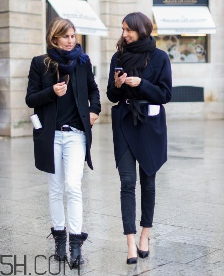 深藍色大衣配什么顏色圍巾？深藍色大衣搭配圍巾圖片