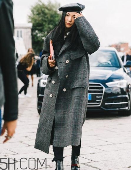 灰色格子大衣怎么搭配？灰色格子大衣搭配圖片