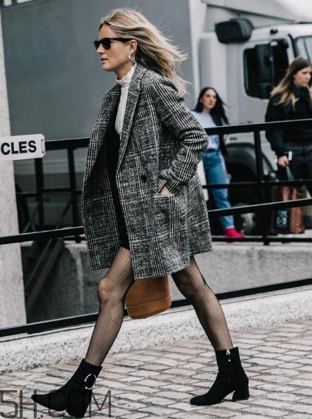 灰色格子大衣怎么搭配？灰色格子大衣搭配圖片