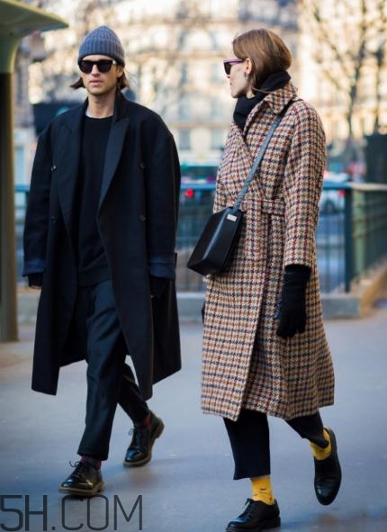 棕色格子大衣怎么搭配？棕色格子大衣搭配圖片