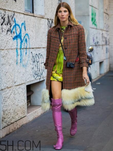 棕色格子大衣怎么搭配？棕色格子大衣搭配圖片