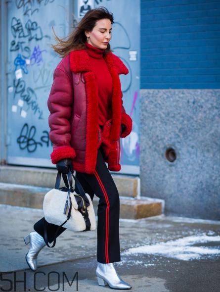 冬天運(yùn)動(dòng)褲配什么鞋子？冬天穿運(yùn)動(dòng)褲怎樣搭配鞋子？