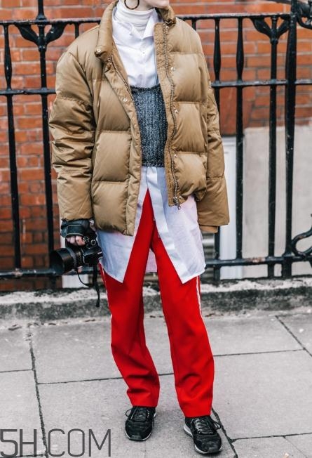 冬天運(yùn)動(dòng)褲配什么鞋子？冬天穿運(yùn)動(dòng)褲怎樣搭配鞋子？